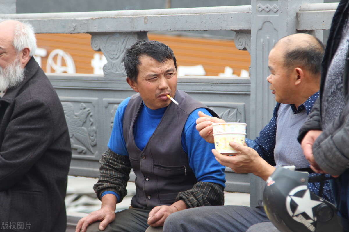 户口迁走了土地还有吗(有谁能告诉我户口已经迁出还有原户口所在地土地的使用权吗)