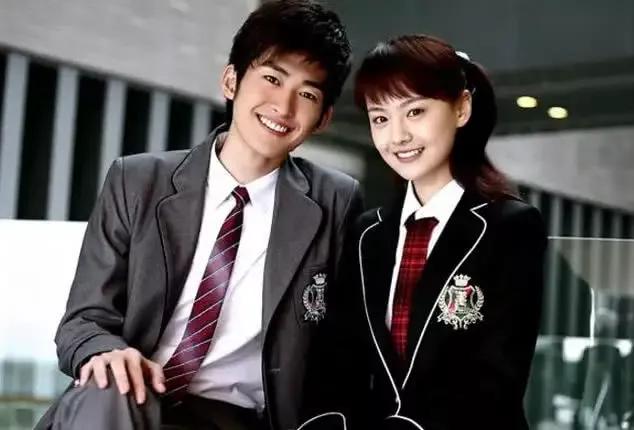 郑爽杨洋在一起吗?郑爽的三段苦涩情史