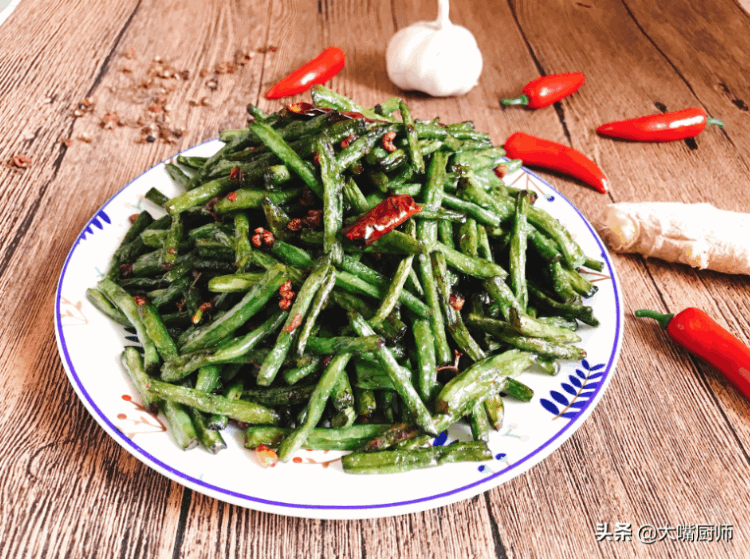 干煸豆角的做法(干煸豆角的做法视频教程)