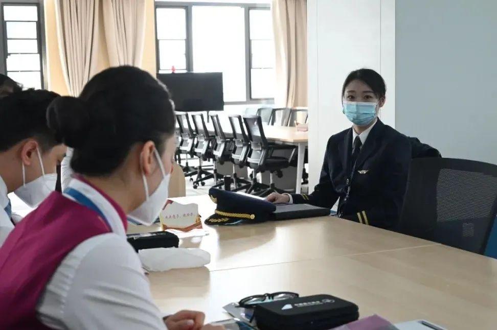 航空安全员（民航女安全员是如何练成的？）