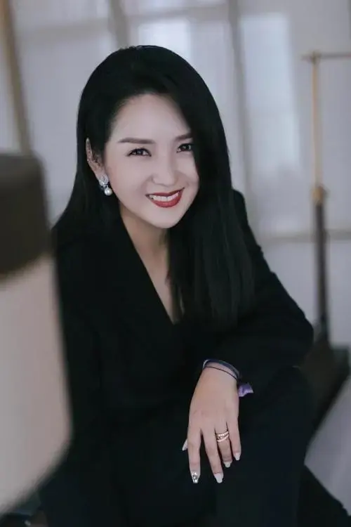 何洁释小龙在一起多久？何洁释小龙什么时候在一起的
