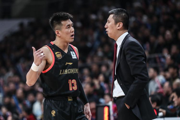 郭艾伦和郭士强是什么关系（正儿八经的叔侄关系）