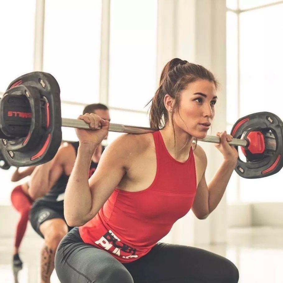 健身应该先用器械还是先用杠铃