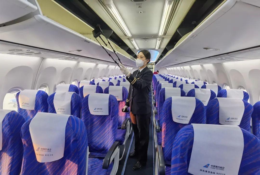 航空安全员（民航女安全员是如何练成的？）