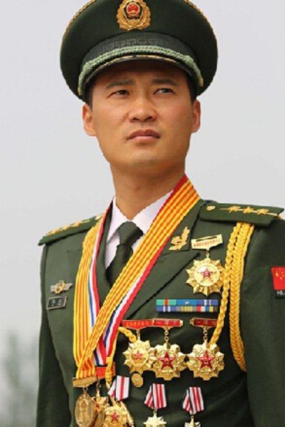 一等功有活着的人拿吗 一等功免死刑