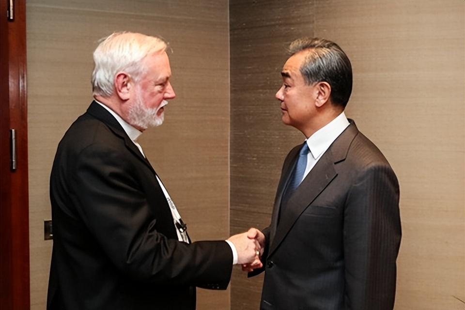 梵蒂冈人口及国土面积（梵蒂冈为什么不跟中国建交）