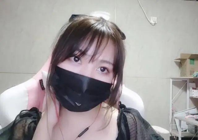 小团团澄清挣三个亿的视频 小团团成名视频