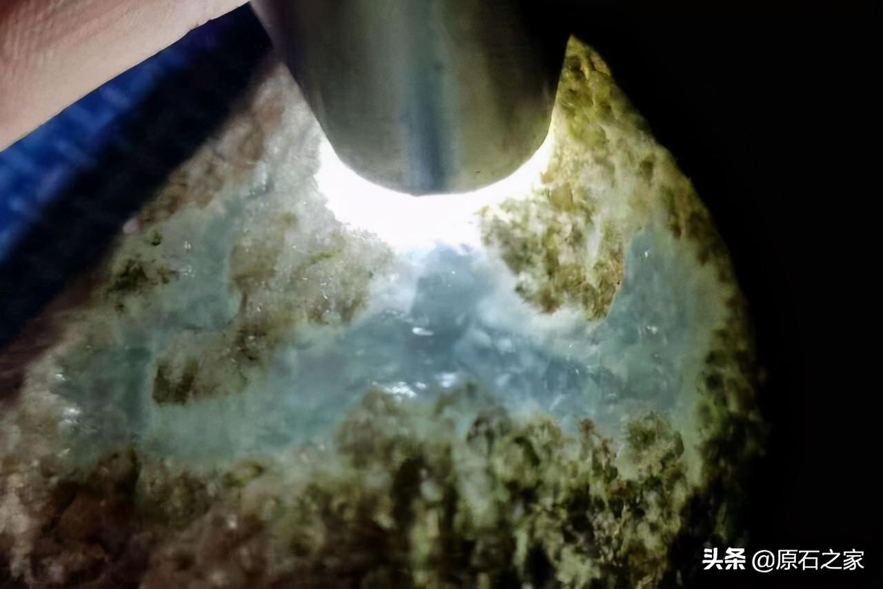 无色玻璃种翡翠原石怎么样鉴别