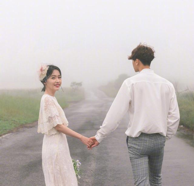 关于爱情的心情说说朋友圈 适合情侣秀恩爱的句子