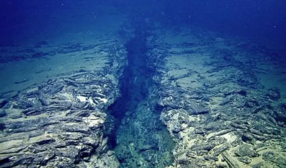 马里亚纳海沟每年吞下大量海水30亿吨！为什么海平面没有下降？