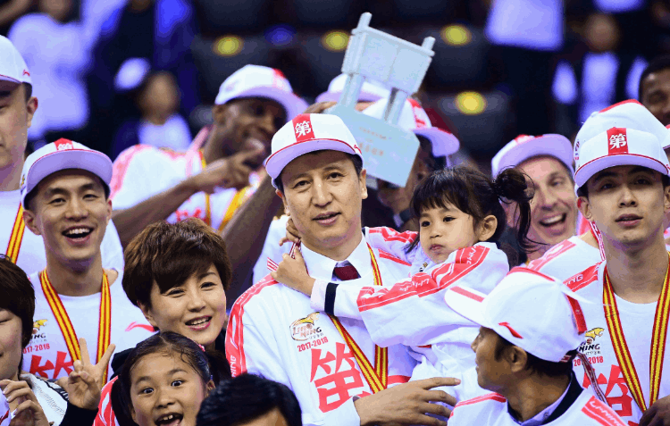 郭艾伦和郭士强是什么关系（正儿八经的叔侄关系）