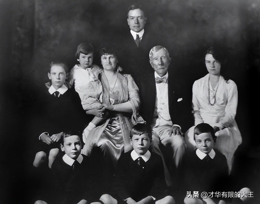 洛克菲勒家族发家史(洛克菲勒家族现状)