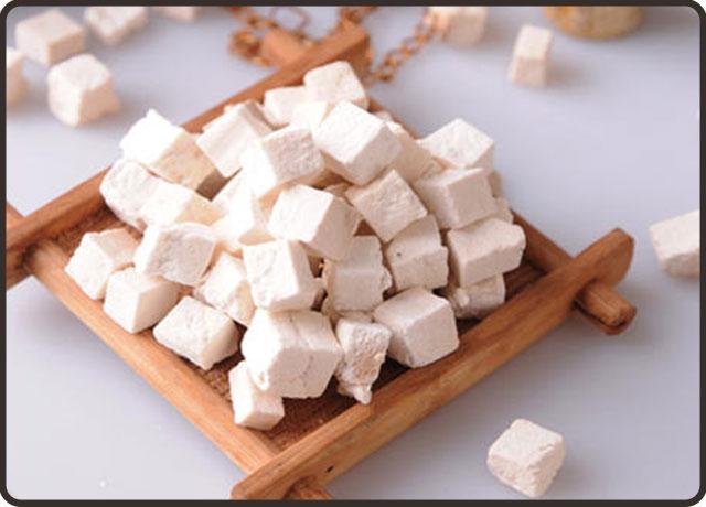 茯苓的功效与作用（茯苓的功效与注意事项）