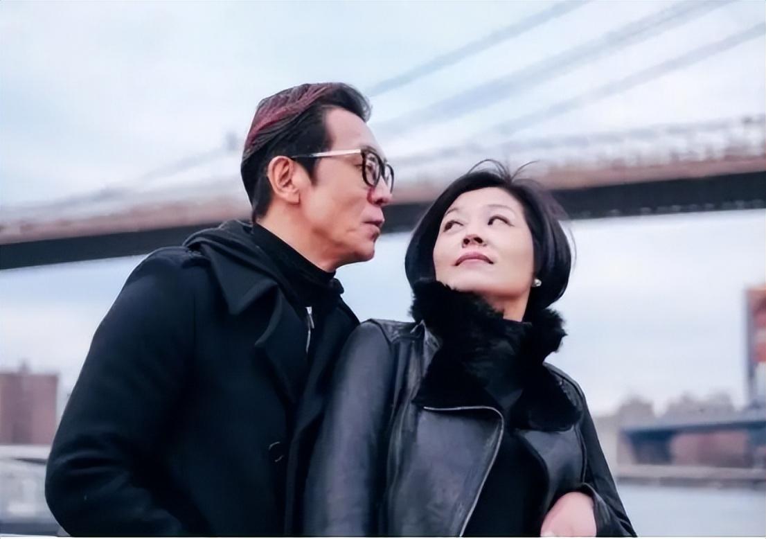 李咏病逝4年了，遗孀哈文的做法令人泪目