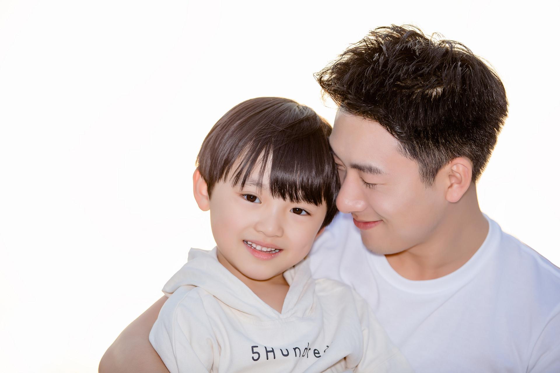 孩子哭闹发脾气怎么引导 面对孩子的哭闹如何控制脾气