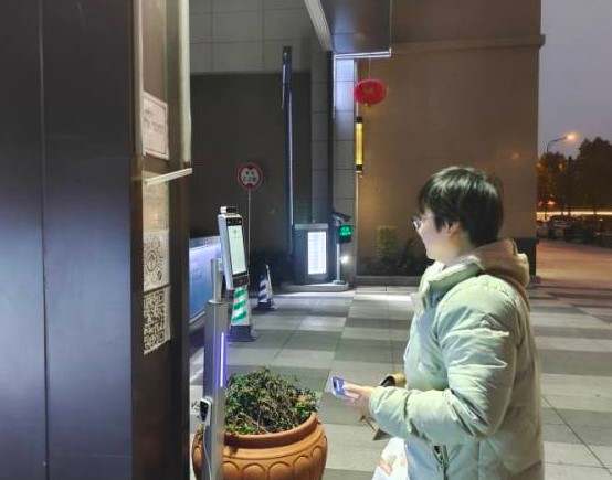 行程健康码一体机(行程卡健康码一体机)