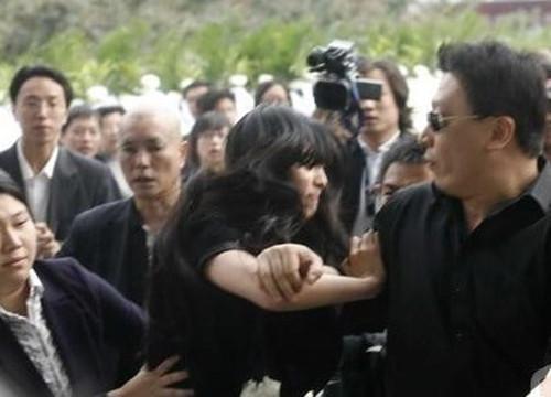 杨幂被扒了内裤让男人桶(杨幂不雅视频真相曝光 ) 杨幂被扒了内裤让男人桶(杨幂不雅视频真相曝光 )