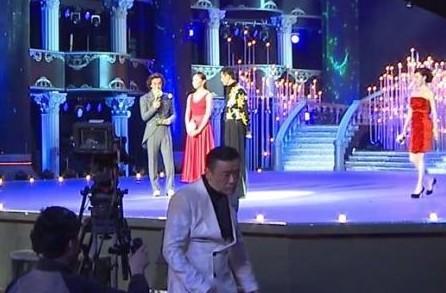 杨幂被扒了内裤让男人桶(杨幂不雅视频真相曝光 ) 杨幂被扒了内裤让男人桶(杨幂不雅视频真相曝光 )