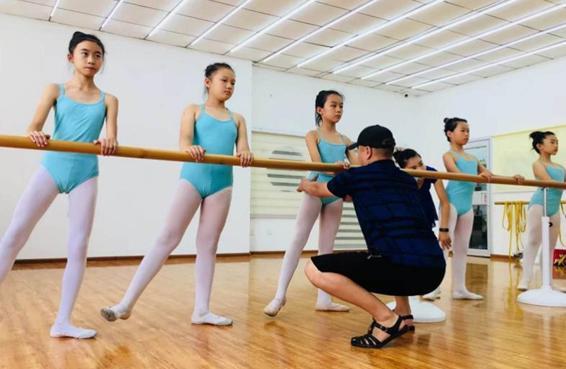 为什么不建议女孩子学中国舞（女孩学中国舞的坏处有哪些）