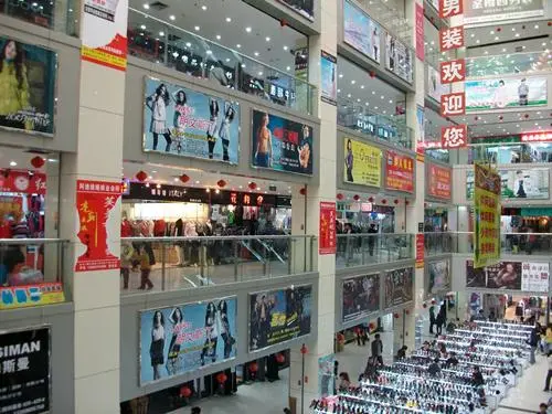 广州服装批发大的有哪几个地点在哪（广州服装批发几个地方）