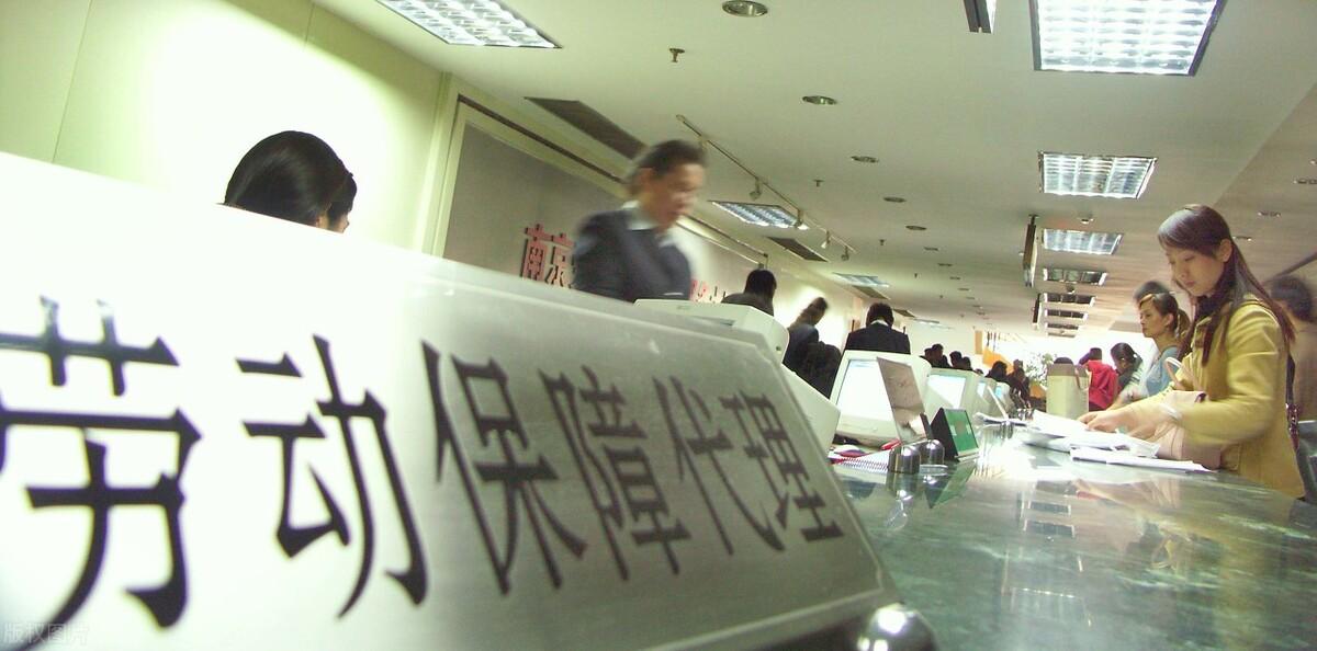 拖欠工资多久算违法（关于拖欠工资的最新法律）