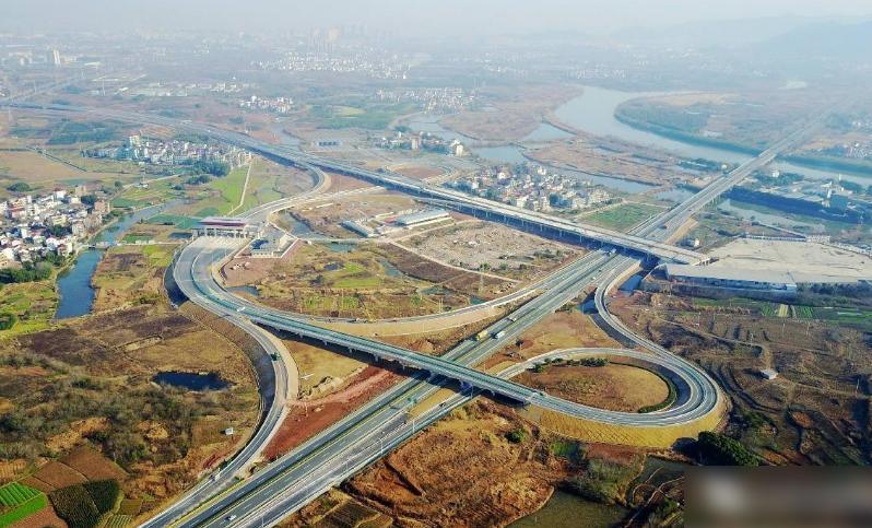 中国不限速的高速公路是哪一条（我国首条不限速高速在哪里）
