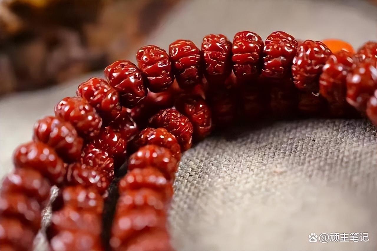 小金刚菩提正确盘玩方法（金刚菩提手串怎么盘玩）