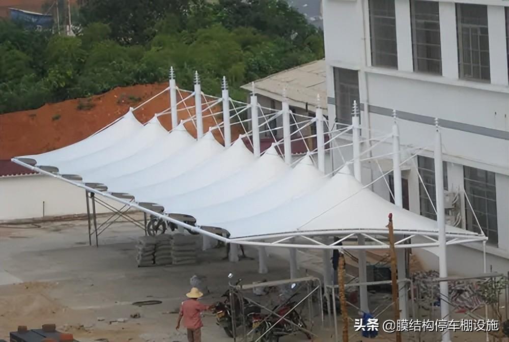 膜结构车棚多少钱一方（膜结构停车棚价格多少钱一平方）