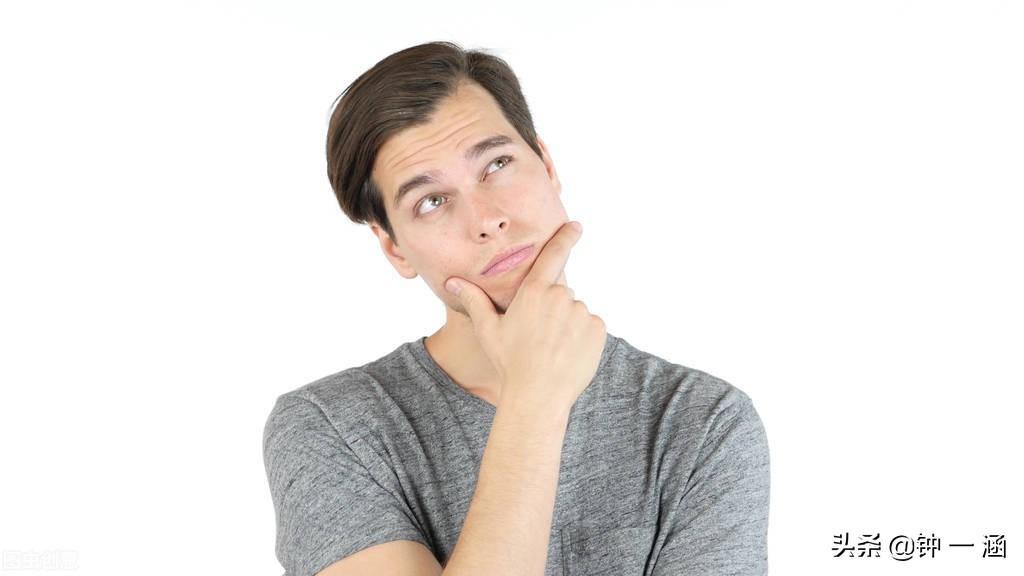 男生看到惊艳的女生什么表现（男生看见漂亮女生的反应）