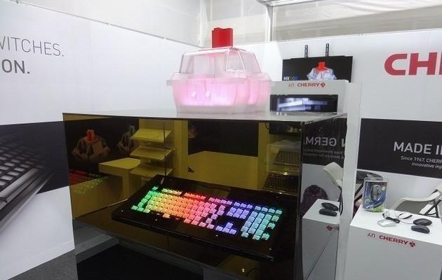 红轴键盘适合玩游戏吗（游戏键盘什么轴好用一点）