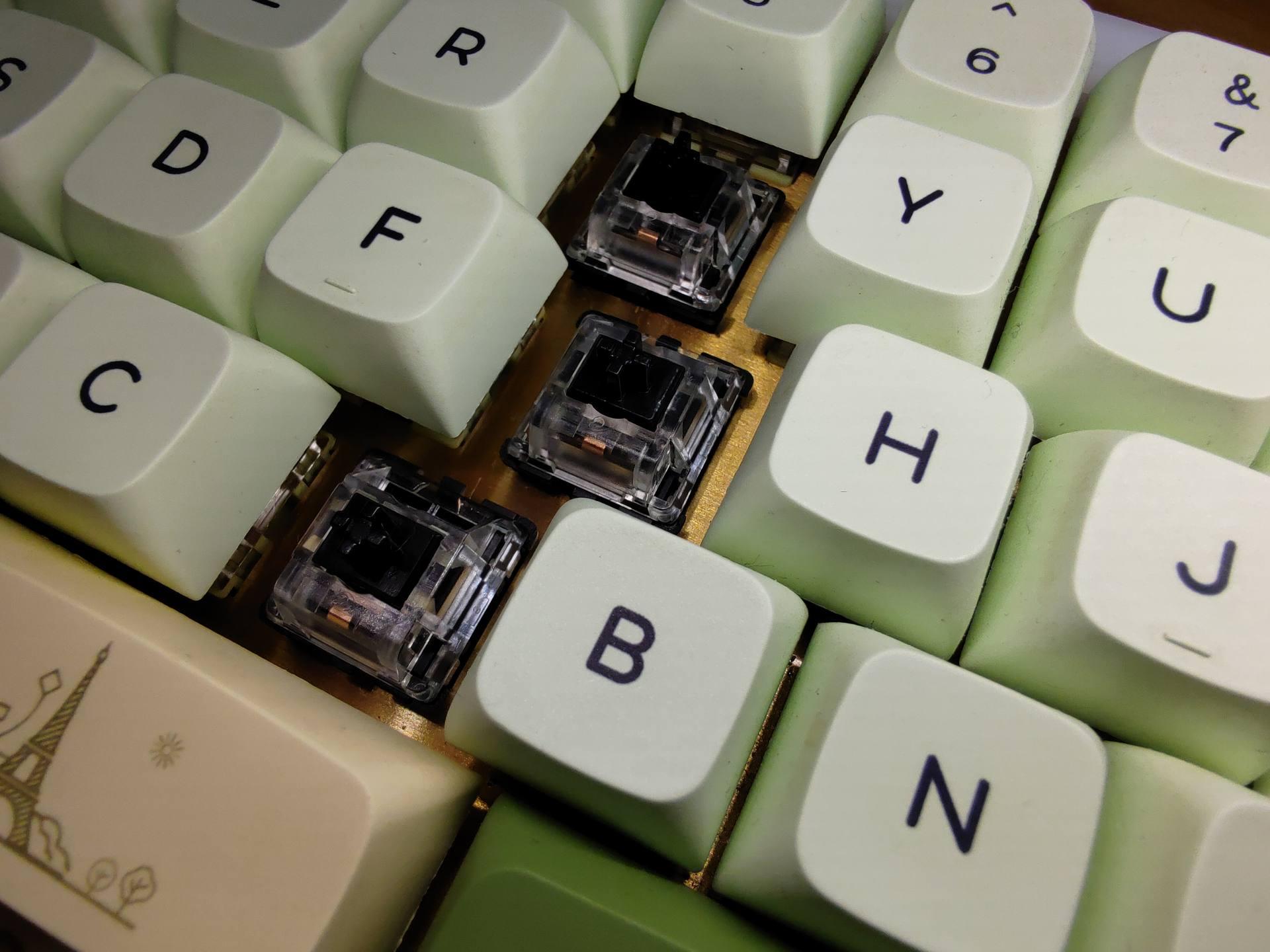 打游戏键盘用什么轴好（ 电竞键盘什么轴比较好）