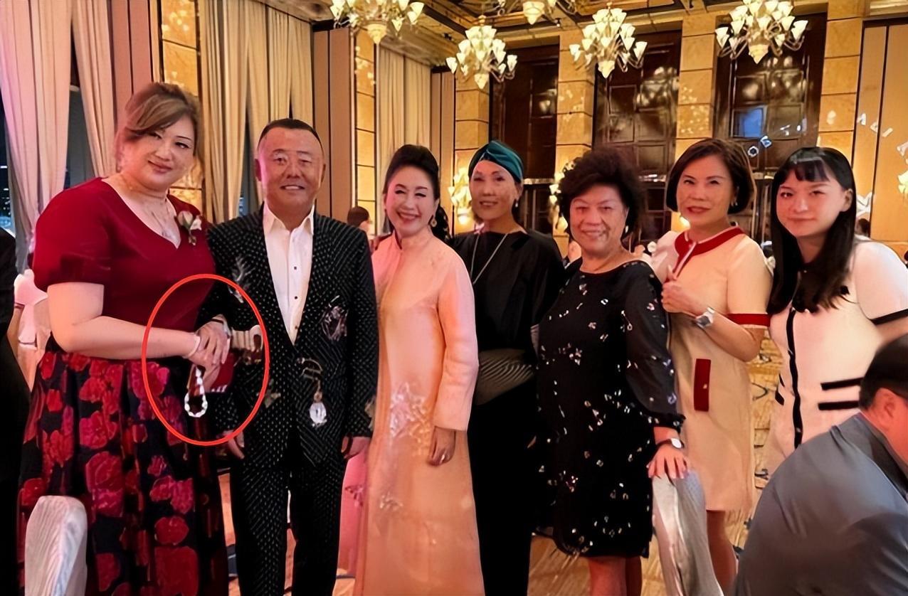 周立波近况最新消息（当年叱咤风云的周立波如今过得怎么样）