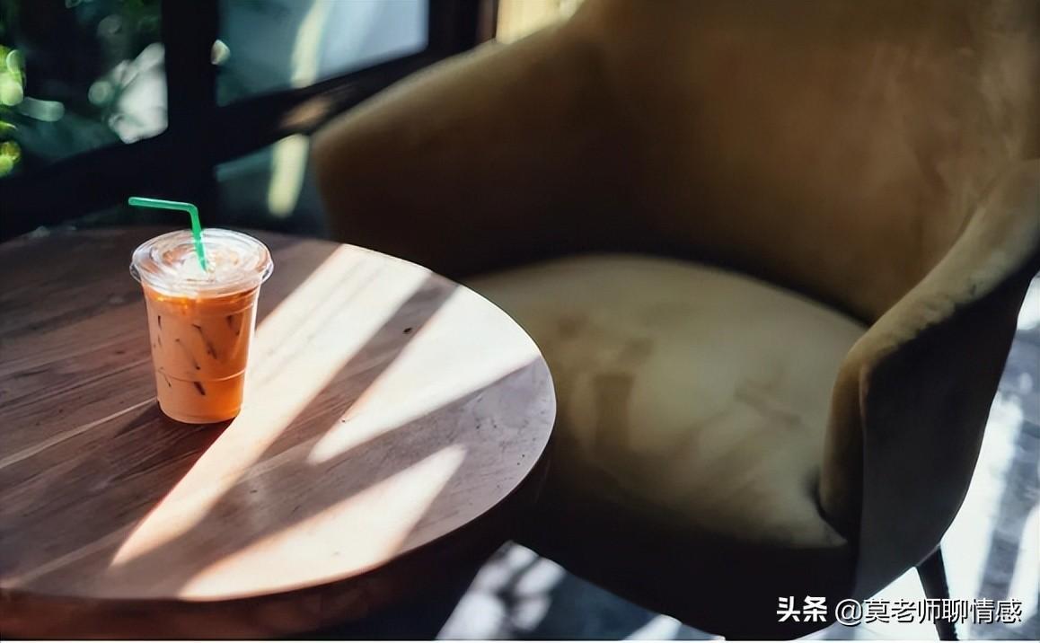 女人精神出轨的8大表现（精神出轨的女人有什么明显变化）