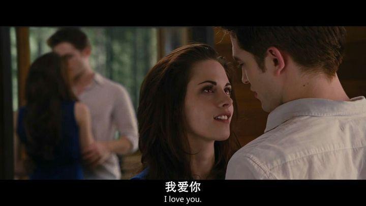 回避型人格爱情特征（回避型依恋深爱一个人的表现）