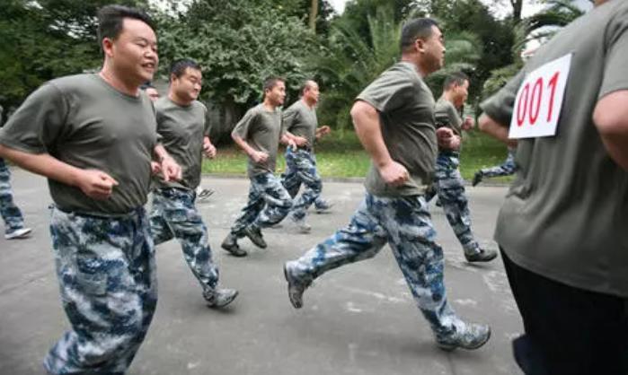 连长工资多少钱一个月（部队连长一个月工资多少钱）