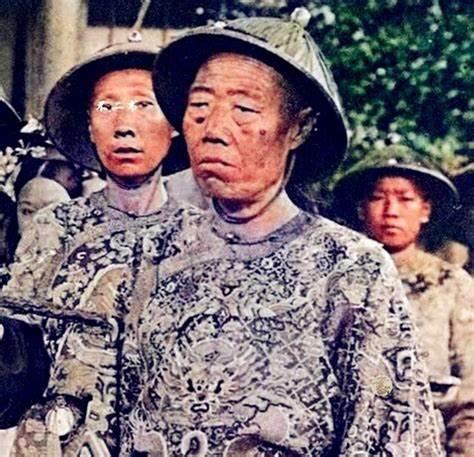 太监是怎么排尿的（太监是如何解决小便问题）
