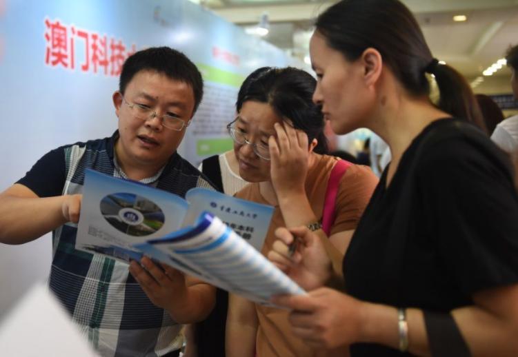 450分左右能上什么好的大学（高考400分上什么大学）