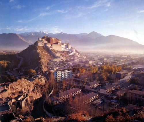 布达拉宫什么时候建的（布达拉宫有多少年的历史起源于哪儿）