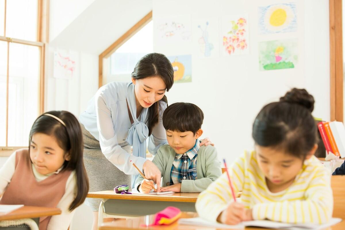 私立学校老师年龄大了怎么办（可以一辈子当私立学校老师吗）