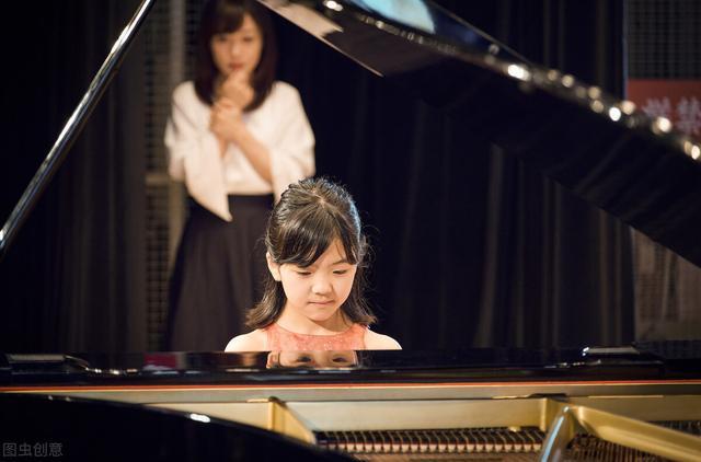 女孩子学什么乐器好（女孩想学乐器学什么好）