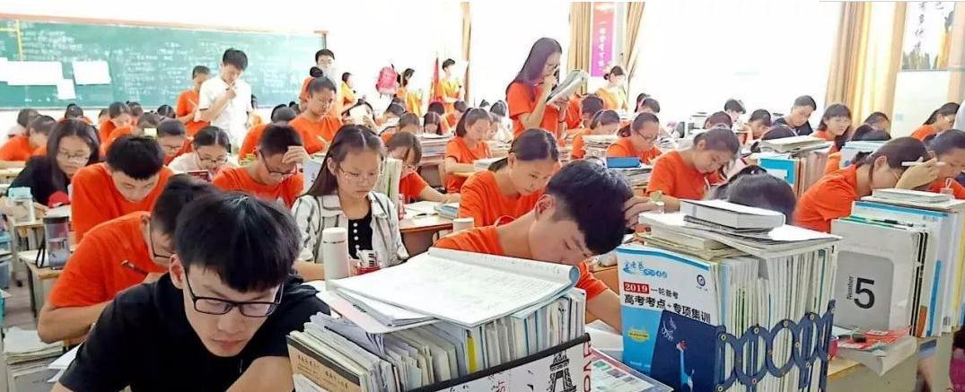 什么专业最赚钱（想赚钱应该学什么专业）