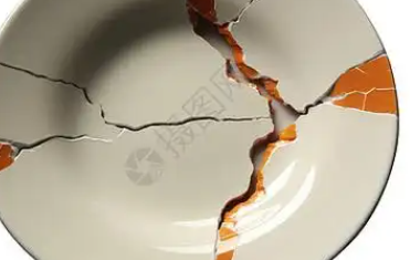 抒情诗歌--瓷盘裂痕里的光