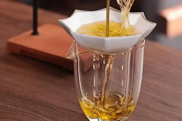 抒情诗歌--茶渣沉入杯底禅意